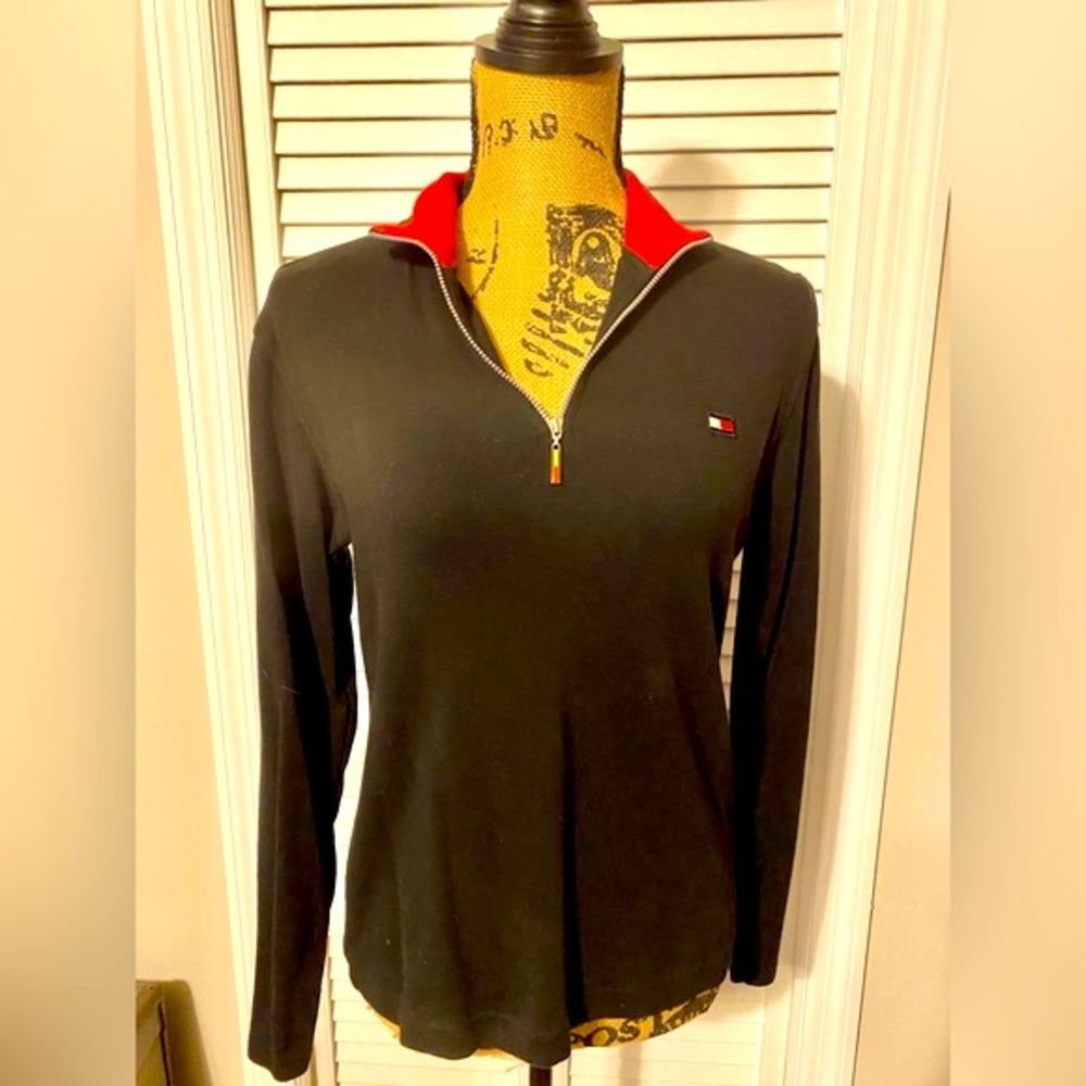 EUC Women’s Tommy Hilfiger Top, 1/4 zip, Sz. M. Long sleeve.